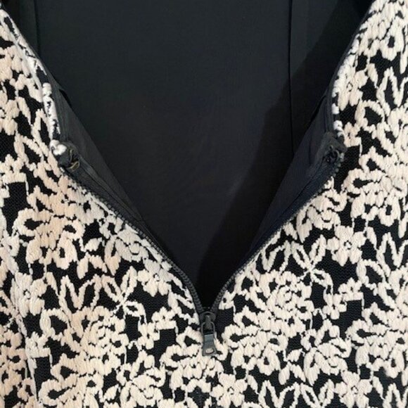 Alice + Olivia Backless Long Sleeve Black and Cream Lace Dress– Sz 4 - Picture 15 of 15